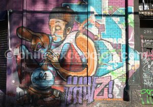 L'art des graffitis est perpétuel dans le pays.