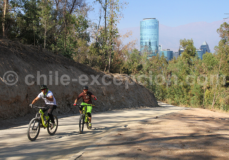 Détente au Parque Metropolitano, Santiago de Chile Détente au Parque Metropolitano, Santiago de Chile