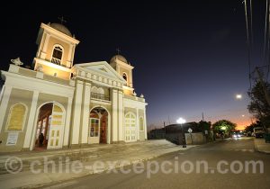 Église de Pica à la fin du jour