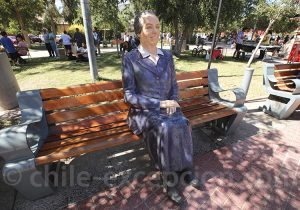 Statue de Gabriela Mistral, Village de Vicuña
