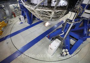 17-2 Very Large Telescope, Cerro Paranal