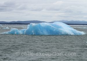 Ice bergs sur le lac San Rafael, Chili