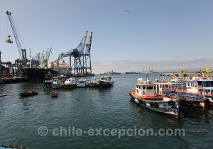 Entrée du port de Valparaiso, Chili