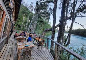 Auberge au bord du Rio Puelo