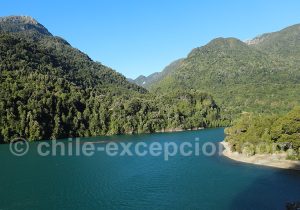 Rio Puelo en allant vers le lac Tagua Tagua