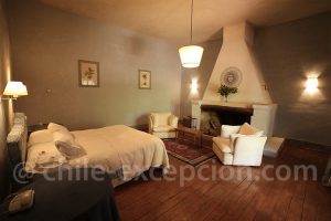 Chambre matrimoniale de l'hacienda Histórica de Marchigüe, dans la vallée de Colchagua, route des vins chiliens
