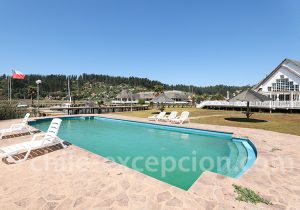 Piscine de l’hôtel Marina de Vichuquén, région centre du Chili