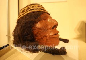 Musée Régional d'Iquique Chapeaux et ornements