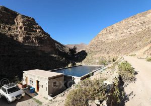 Thermes de Chusmiza avec bassin à 25 degres