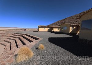 Les 3 bâtiments de l'hosteria