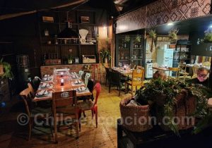 Intérieur restaurant grill La Cabrera à Santiago, région métropolitaine